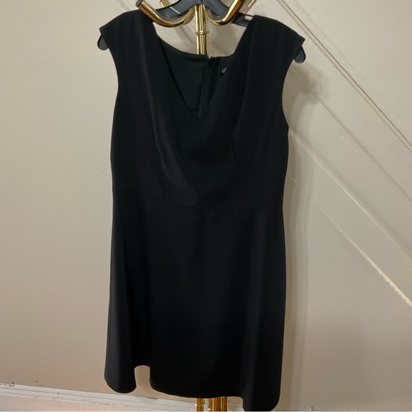 Lauren Ralph Lauren Dresses & Skirts - LAUREN Ralph Lauren Petite Black Dress